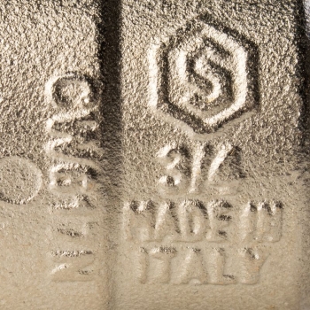 Кран шаровой STOUT с накидной гайкой (бабочка) угловой 1/2 Кран шаровой STOUT с накидной гайкой (бабочка) угловой 1/2